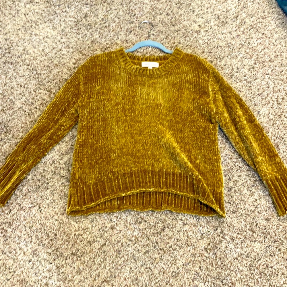 Polyester sweater
